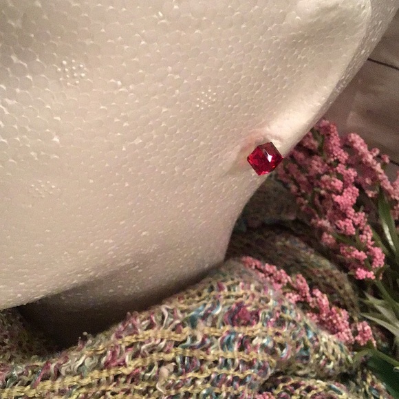 🐈 $6.00 Special Cube Earrings - Picture 2 of 7